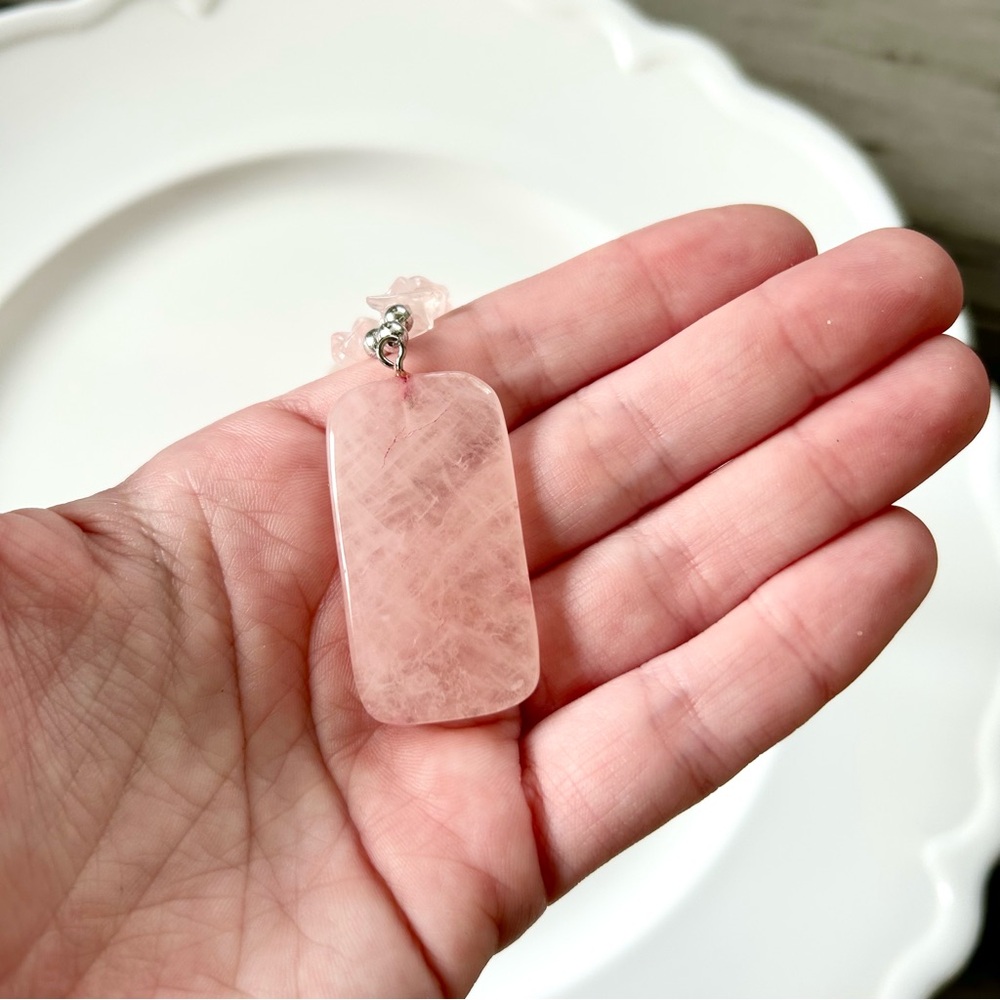 💸 5/20 Artisan Genuine Rose Quartz Necklace w/ Tumbled Rose Quartz Pendant - Picture 5 of 7